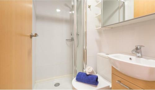 Apartment - 2 Bedrooms With Sea Views Young People Group Not Allowed - 04279