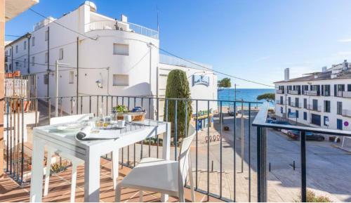Apartment - 2 Bedrooms With Sea Views Young People Group Not Allowed - 04279
