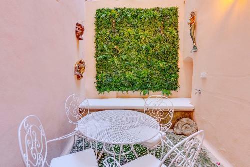 Vintage Palma Palace Apartments Ti