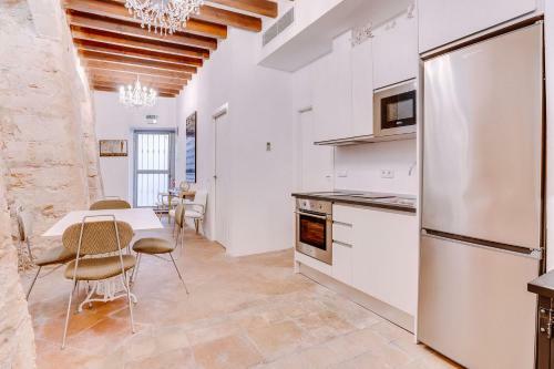 Vintage Palma Palace Apartments Ti