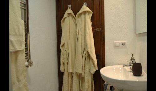 Pals Villa Sleeps 5 With Air Con