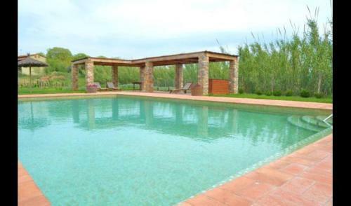 Pals Villa Sleeps 3 With Pool And Air Con