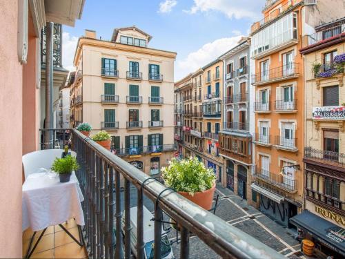 Lovely Holiday Home In Pamplona With Balcony