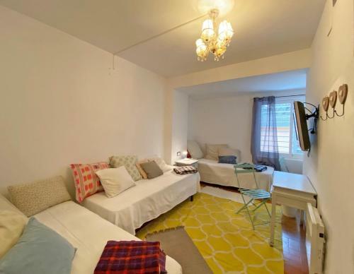Fridaysflats, Spacious Apartment Pals Beach And Golf