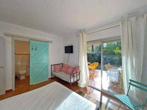 Fridaysflats, Spacious Apartment Pals Beach And Golf