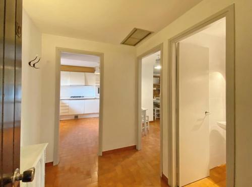 Fridaysflats, Spacious Apartment Pals Beach And Golf
