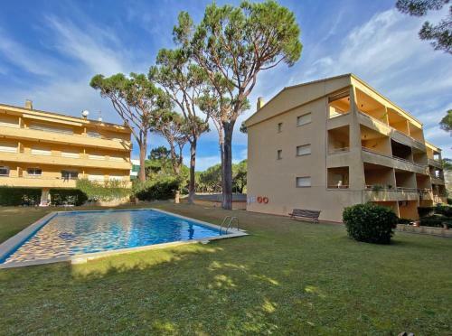 Fridaysflats, Spacious Apartment Pals Beach And Golf