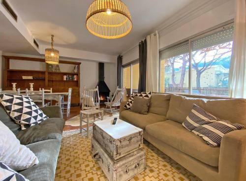 Fridaysflats, Spacious Apartment Pals Beach And Golf
