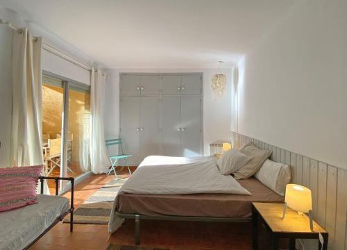Fridaysflats, Spacious Apartment Pals Beach And Golf