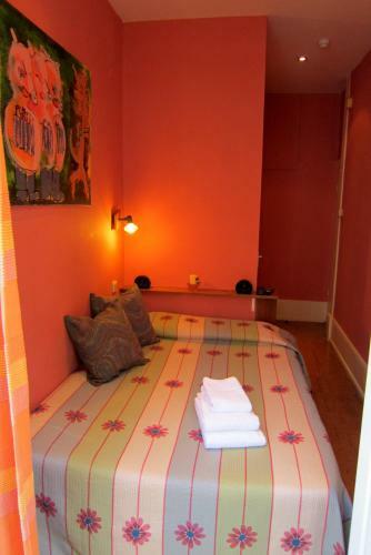 Hostal Duas Na��es Guest House
