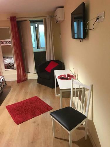 Hostal Jualis Guest House