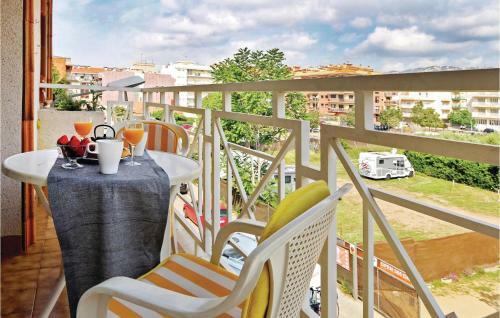 Beautiful Apartment In Pineda de Mar With 2 Bedrooms