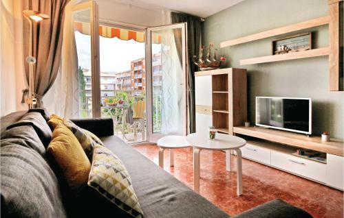 Beautiful Apartment In Pineda de Mar With 2 Bedrooms