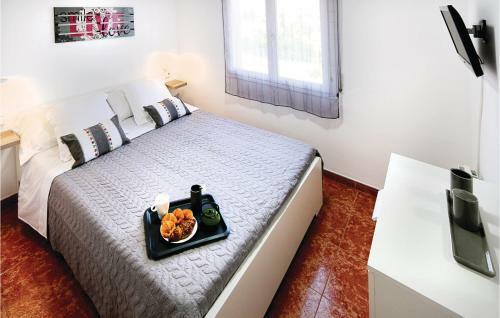Beautiful Apartment In Pineda de Mar With 2 Bedrooms