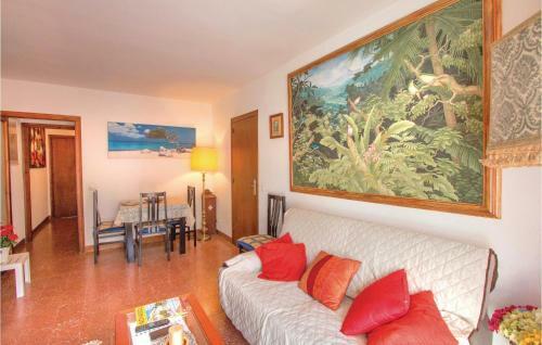 Two-bedroom Apartment In Pineda de Mar