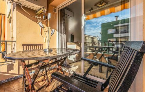 Stunning Apartment In Pineda de Mar W/ 1 Bedrooms