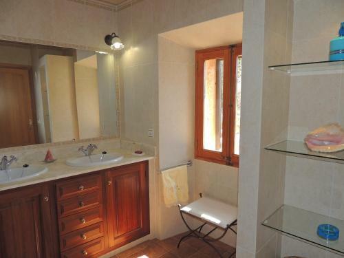 Charming Villa With Pool In Algaida