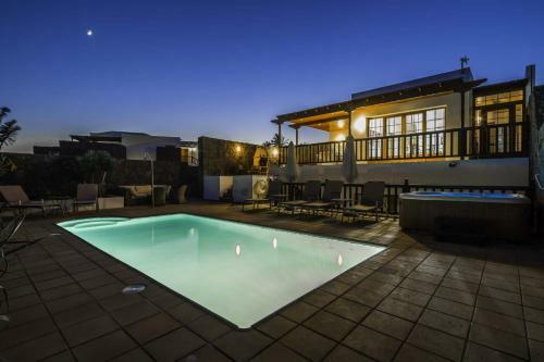 Villa Azure - Lh122 By Villas Now Ltd