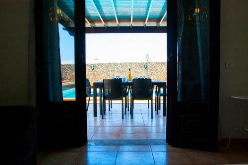 Villa Conil With Heated Pool And Air Conditioning