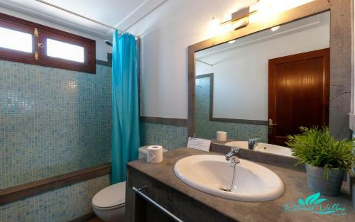 Charming 4-bed Villa In Playa Blanca