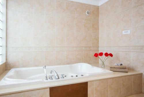 Playa Blanca Villa Sleeps 8 Pool Wifi