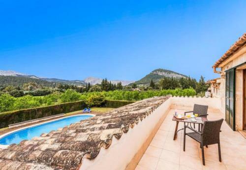 Villa In Pollenca Sleeps 8 Includes Swimming Pool Air Con And Wifi 4 1