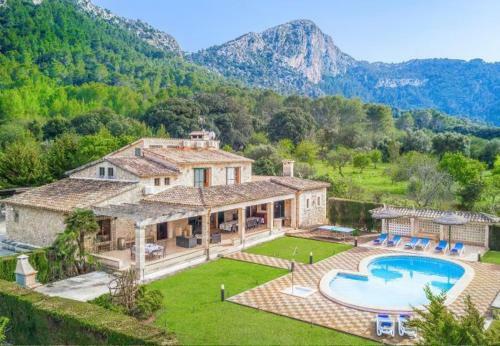 Villa In Pollenca Sleeps 8 Includes Swimming Pool Air Con And Wifi 4 1