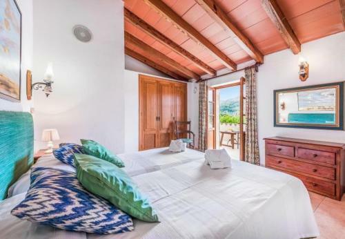 Villa In Pollenca Sleeps 8 Includes Swimming Pool Air Con And Wifi 4 1