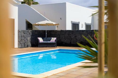 Casa La Goleta, Volc�n Y Mar