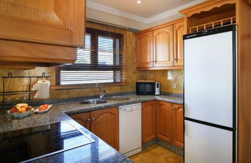 Casa La Goleta, Volc�n Y Mar