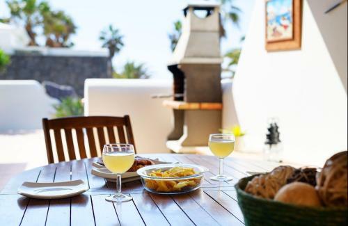 Casa La Goleta, Volc�n Y Mar