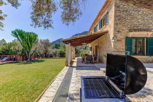 Pollenca Villa Sleeps 8
