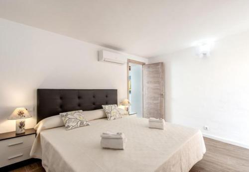 Pollenca Villa Sleeps 8 With Pool Air Con And Wifi