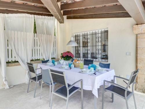 Villa In Pollenca Sleeps 10 With Pool And Air Con