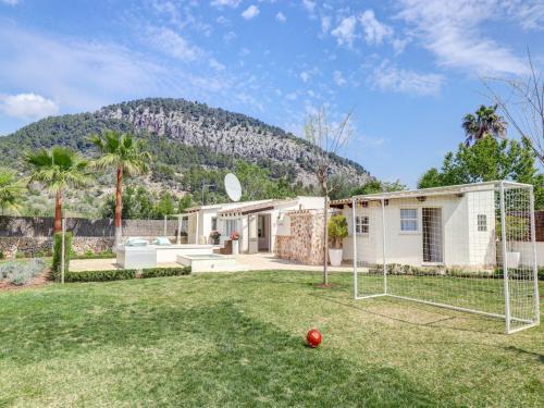 Villa In Pollenca Sleeps 10 With Pool And Air Con