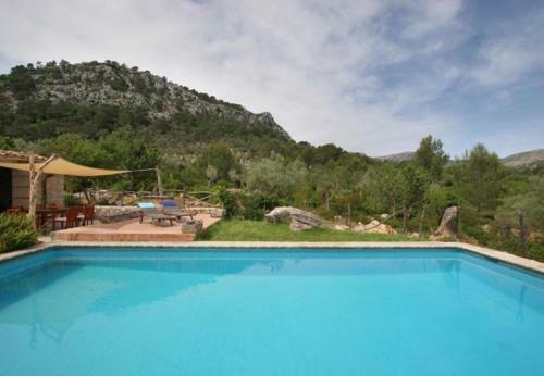 Pollenca Villa Sleeps 8 With Pool And Wifi