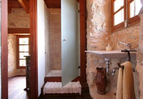 Pollenca Villa Sleeps 8 With Pool And Wifi