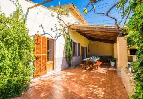 Pollenca Holiday Home Sleeps 8 With Pool
