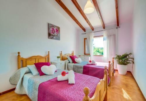 Pollenca Holiday Home Sleeps 8 With Pool