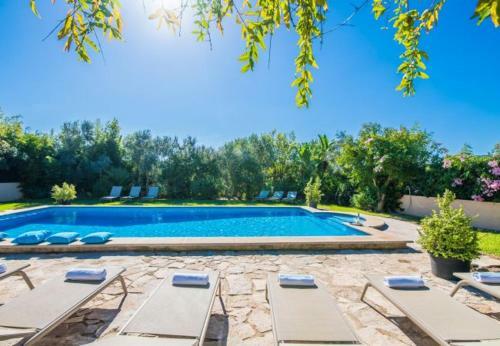 Pollenca Holiday Home Sleeps 8 With Pool