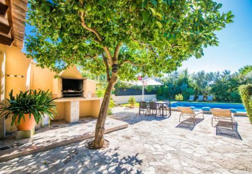Pollenca Holiday Home Sleeps 8 With Pool
