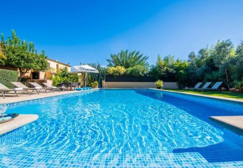 Pollenca Holiday Home Sleeps 8 With Pool