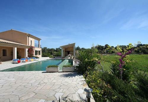 Villa In Pollenca Sleeps 6 Includes Swimming Pool Air Con And Wifi 8