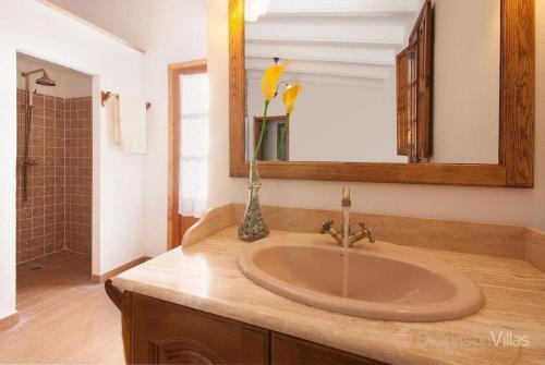 Es Barcares Villa Sleeps 6 With Pool Air Con And Wifi
