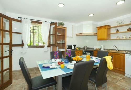Villa In Pollenca Sleeps 8 Includes Swimming Pool Air Con And Wifi 8