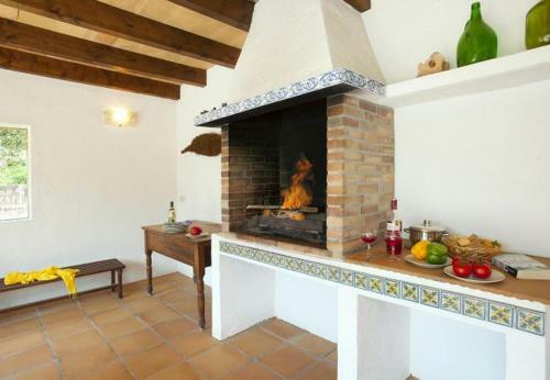 Villa In Pollenca Sleeps 8 Includes Swimming Pool Air Con And Wifi 8