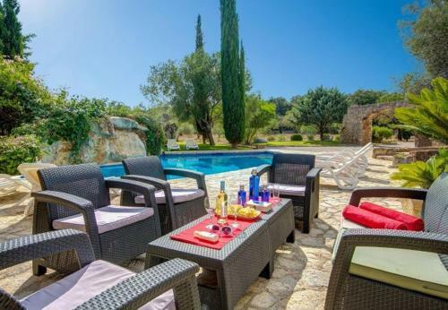 Villa In Pollenca Sleeps 8 Includes Swimming Pool Air Con And Wifi 8
