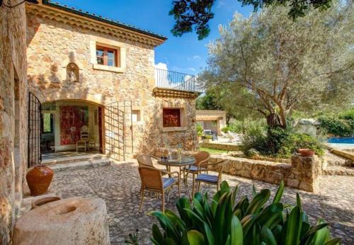 Villa In Pollenca Sleeps 8 Includes Swimming Pool Air Con And Wifi 8