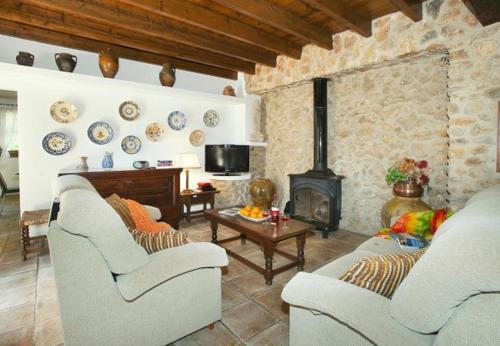 Villa In Pollenca Sleeps 8 Includes Swimming Pool Air Con And Wifi 8
