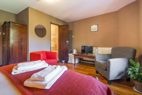 Hostal Chalet Relogio